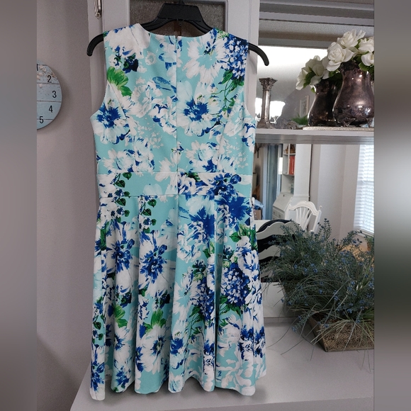 Calvin Klein Floral Dress 14 NWOT - Picture 4 of 5